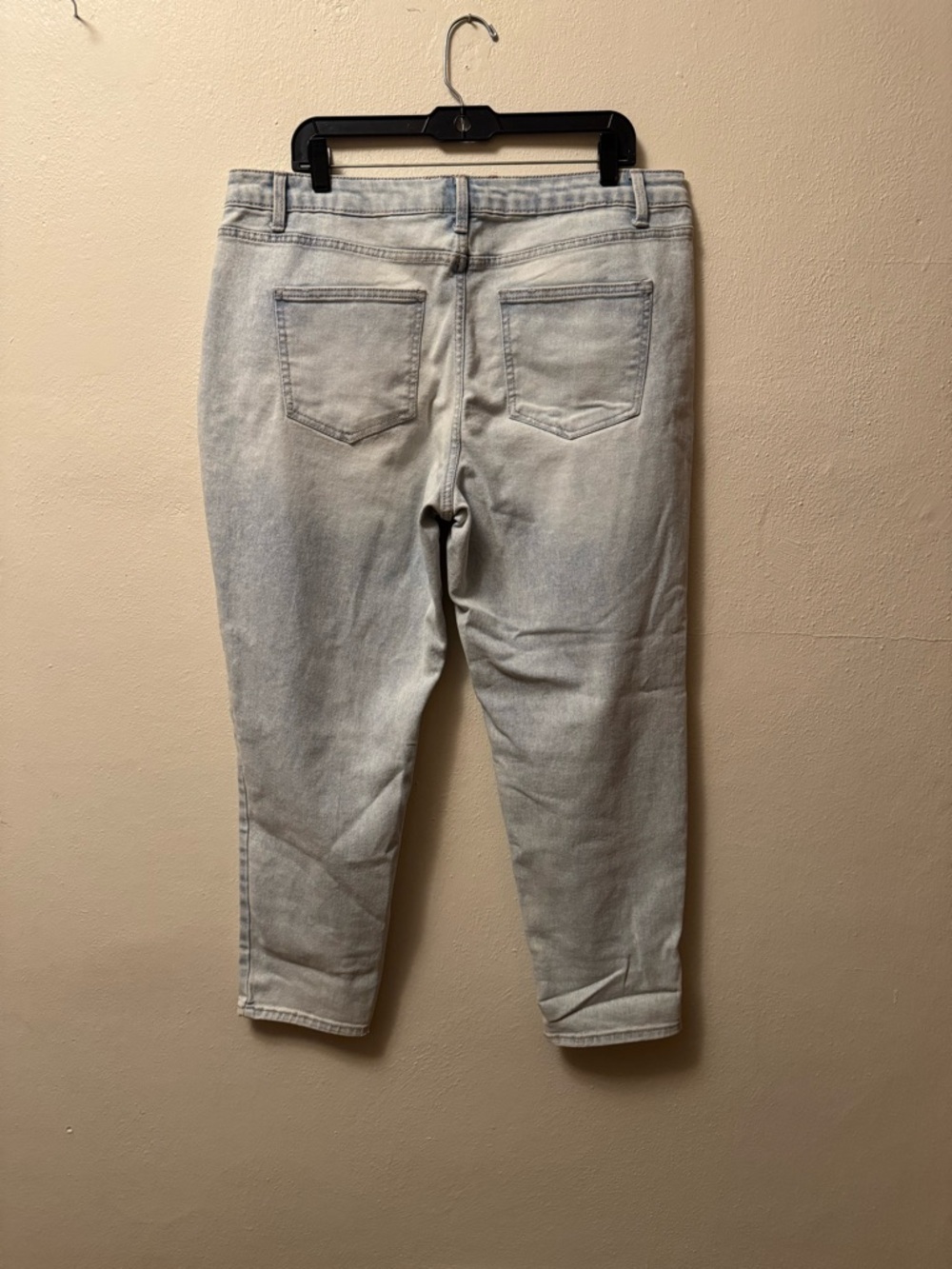 Time and Tru Women's High-Rise Mom Jeans - Light Wash Distressed Ankle Denim - Picture 2 of 11